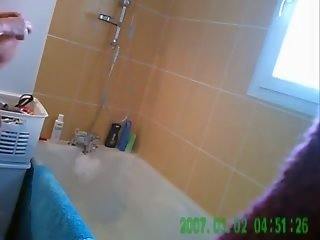 Mėgėjiškas paslėptas dušas kamera