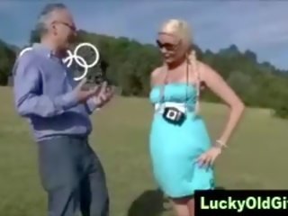 Older britaniýaly dude meets lassie outdoors for x rated clip