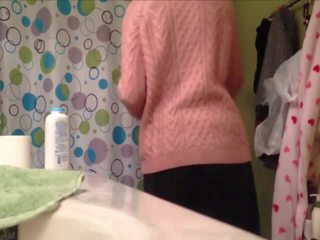 My Teen daughter Taking A first-rate Shower