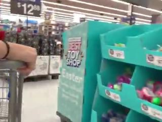 A Real Freak Recording a marvellous chick at Walmart -