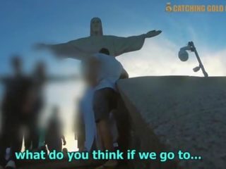 Karštas nešvankus klipas su a braziliškas prostitutė pasirinkote į viršų nuo christ as redeemer į rio de janeiro
