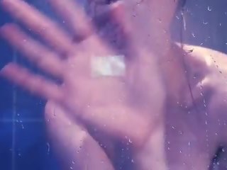 Suihku itsetyydytys - violetti sadetta, vapaa aikuinen elokuva klipsi 3a