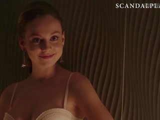 Ester exposito nahé x menovitý video mov scéna v fantastický na scandalplanet